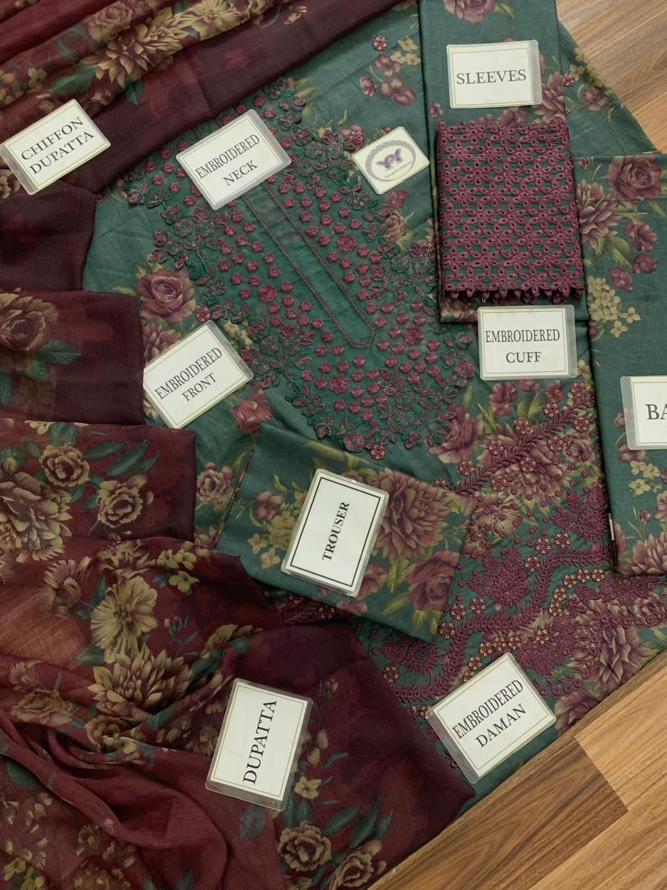 IZNIK - Embroidered Lawn 3- Piece Unstitched