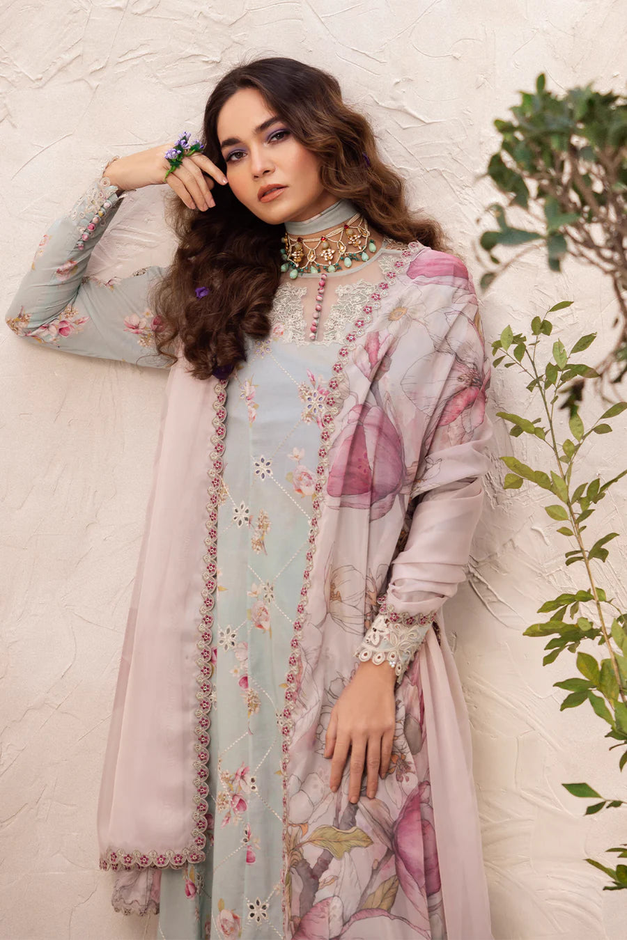 IZNIK - Embroidered Lawn 3- Piece Unstitched