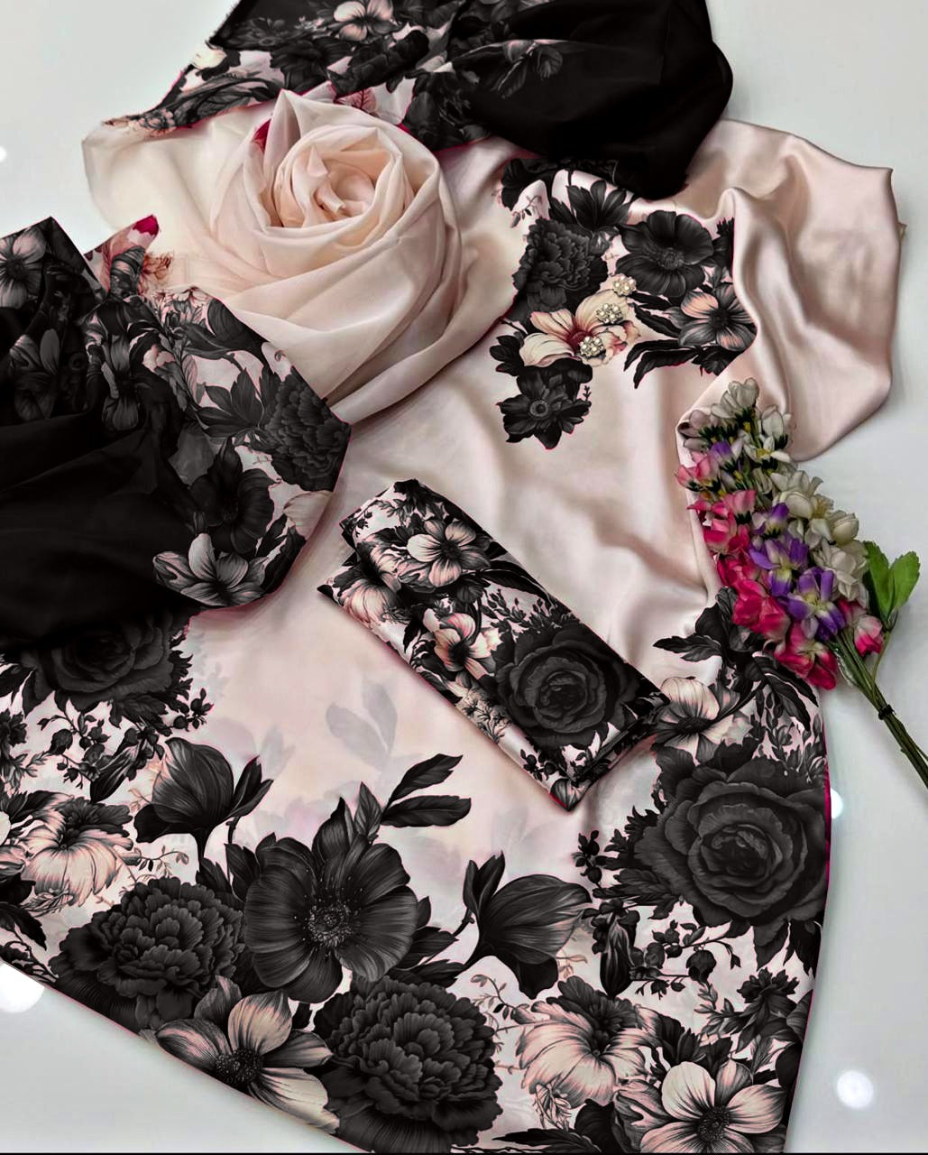 Floral Digital Printed - Unstitched 3 Piece Silk