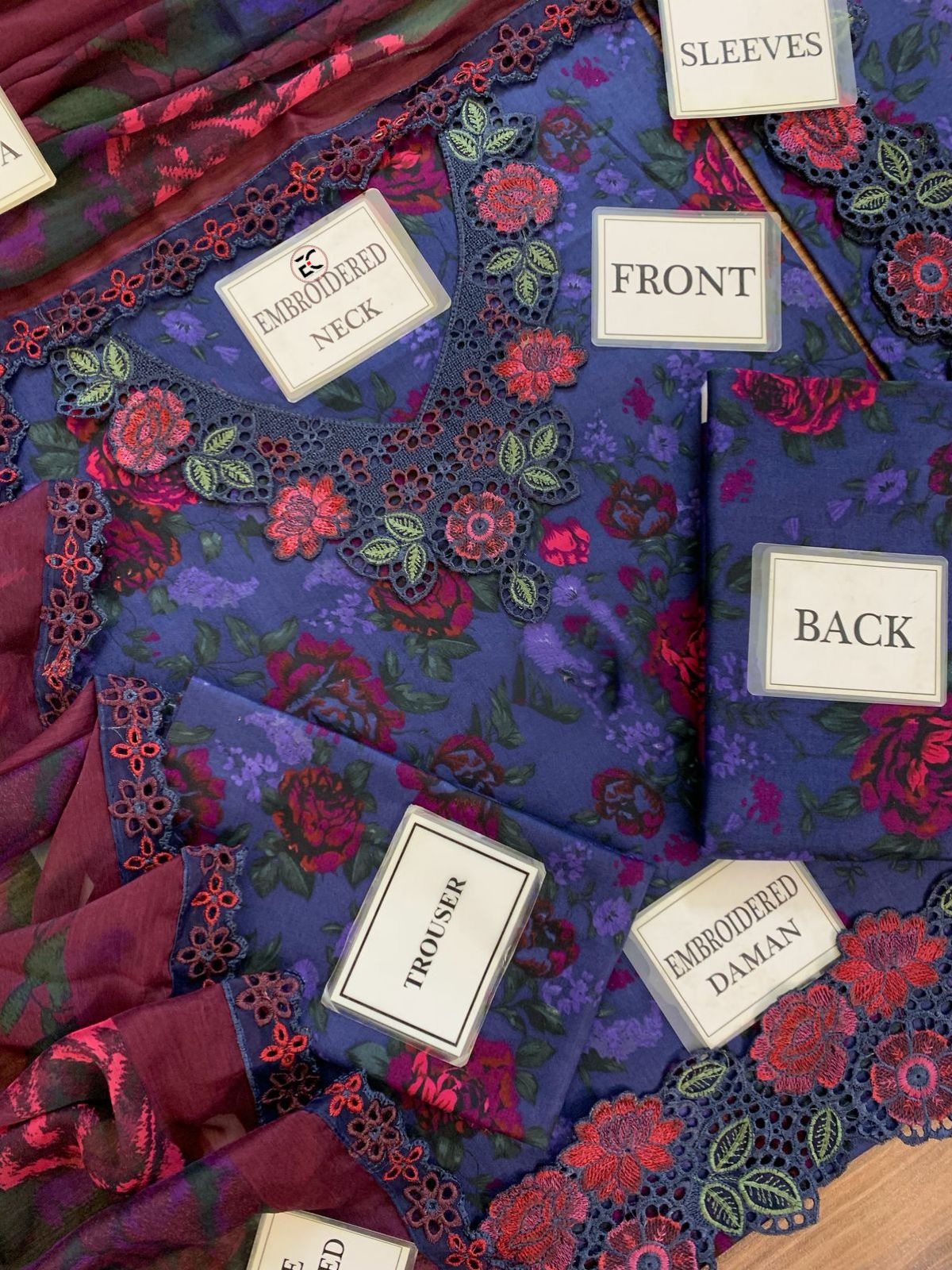 IZNIK - Embroidered Lawn 3- Piece Unstitched